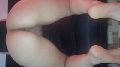 Moja mama mi dáva svoju kundičku ako vianočný darček